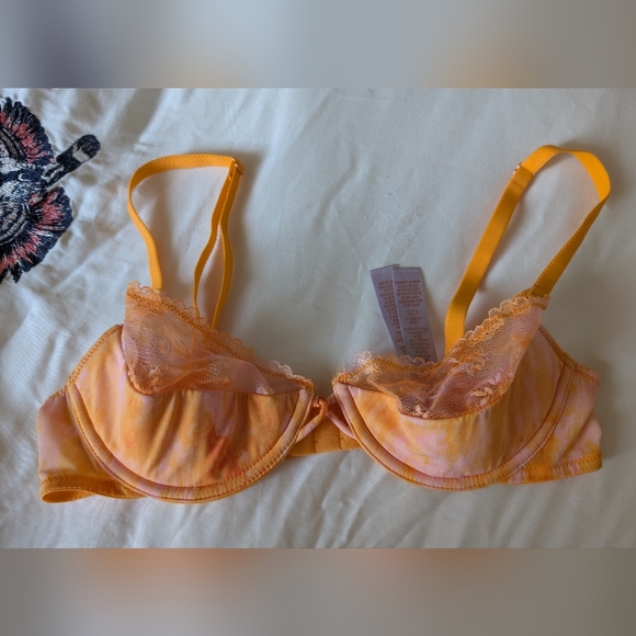 Savage X Fenty Other - Savage X Fenty NWOT Vibrant Orange Lace Bra